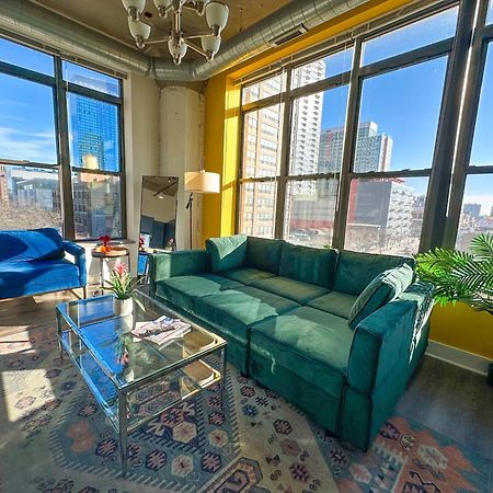 Bright 2Br Luxury Corner Suite With Optional Parking Sleeps 6 Guests Near Mccormick Place And Soldier Field Chicago Exterior photo